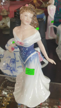 Very beautiful Royal doulton porcelain figure
For you