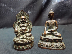 2 Beautiful antique bronze Buddha statues with nice Patina