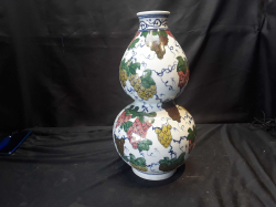 Chinese  gourd vase