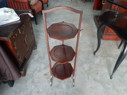 1920 Cake Stand.
Ref.86 B.2