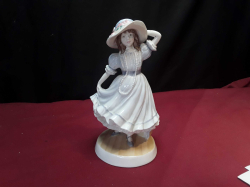 ROYAL WORCESTER 'Grandma's Bonnet'
Ref.228 B2