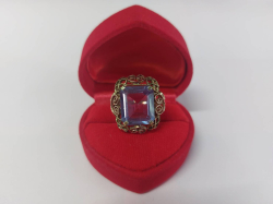 Beautiful Ladies14K Rose Gold Ring With Large Amethyst Stone. weight 5.5 g.