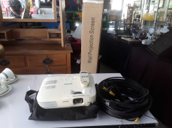 EPSON Projecter with Screen 180 cm.