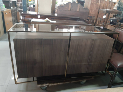 Modren Sideboard Glass on top
W.150 D.43.5 H.79 cm.