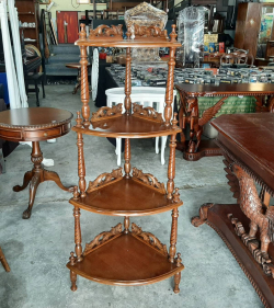 Corner Pot Stand (New)
W.56 H.140 Cm.
B.2