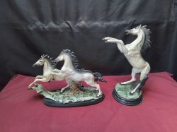 3x Horses on Wooden Base Figurine.