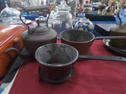 1 Victorian Kettle and 2 Faucpans 