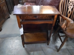 Oak Hall Table 
W.74 D.41 H.72.5 cm.
Ref.100 B.5 