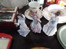 3x Dolton Figurine