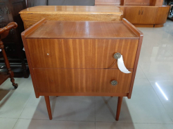 Mid Century Chest of Drawers
60x40 H.69 cm.
Ref.30 B.4