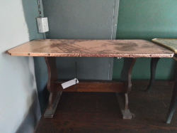 CCoffee Table Copper Top.
W.39 L.86 H.45 cm.
Ref.221 B.8