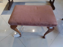 Dressing Table Stool. 
W.28 L.47 H.40 cm.
Ref.214 B.8