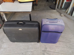 2x Suitcase
