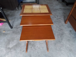 Nest Table
45x56 H.49 Cm.
Ref.51 B.8