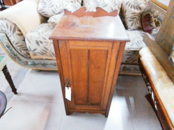 Victorian Dining Table.
W.39 D,37 H.76 Cm.
Ref.30 B.9