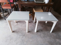 A Pair of Coffee Table.
W.55 H.46 Cm.
