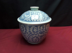 Chinese Antique jar glaze blue and white lidded. W.21 H.24 Cm.