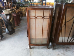 Display Cabinet.
W.59 D.34 H.118 Cm.
Ref.21 B.10