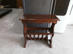 Magazine Rack.
W.53 D.25 H.53 Cm.
Ref.224 B.10