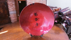 Large decorations Chinese red plates with stand. W.55 Cm. 