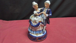 Vintage Victorian  Couple  Figurine Porcelain. H.20 Cm.