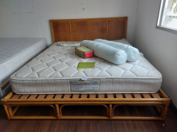 6 ft. Bed Rattan head and base with mattress