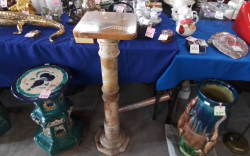 A decorative onyx column stand.H.96 Cm.