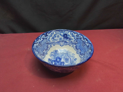 A Small George Jones & Co Abbey England Blue & White Bowl.
W.19 H.9 Cm. 