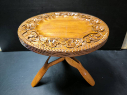 A vtg. Oriental style wooden table folding leg , floral scroll carving top (W.30 cm. H.27 cm.)