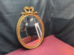 Mirror gilt frame. W.40 H.58 Cm.