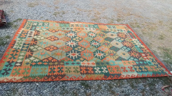 A Lovely Carpet from Persian kilm Wool on Wool Modern Kazak Traditional Design vegetables Dye. W.196 L.296 Cm.