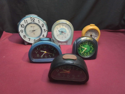 6 Collectable Electric Battery Alarm Clocks
