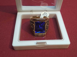 A Purple Gold Plated Men Ring. Size 10