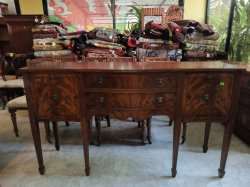 A Lovely Serpentine Front Mahogany 6 Legs Sideboard(083). D.47 L.161 H.93 Cm.