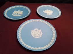 3 Lovely Christmas Plates by Wedgwood. W.21 Cm.