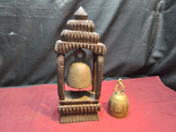 2x Lovely Broze Bells