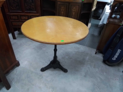 A Nice Old Oak Pub Table on Cast Iron Base(125) W.80 H.72 Cm.