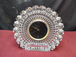 Large high quantity Crystal Clock in working order. W.28 H.26 Cm.