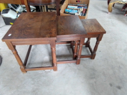 A Nest of Table. W.40 L.53 H.47 Cm.