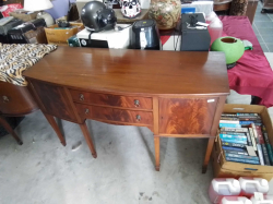 A Lovely Serpentine Front Mahogany 6 Legs Sideboard(045) D.60 L.148 H.92 Cm.