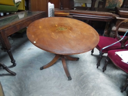An Inlaid Oval Table(018) W.98 L.120 H.70 Cm. 