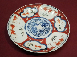 Antique 19. Century hand painted Japanese Imari plate