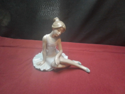 A 1990s retired NAO by LLADRO figurine
