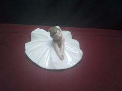 A 1998 retired NAO by LLADRO figurine