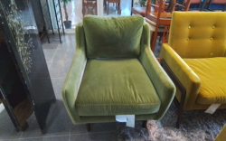 Dempsey Chair Gold Luxurious Cotton Velvet Fabric Solid Ash timber frame
Luxurious Foam and Feather Filled Cushions
Pirelli Webbed Suspension for extra Comfort
Mid Century Modern Styling 75*78*82 cm