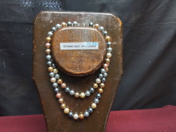90cm Portuguese Pearl Necklace (Stand not included)