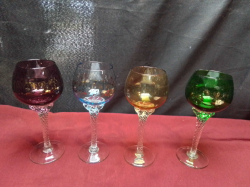 4x Lovely Bohemian colors Wine glasses.