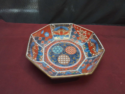 A high quality designed Bowl. W.24 H.7 Cm.