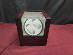 A New Electric 2 Watches Winder Box for Automatic Watches Rolex Ect. 18x18x21 qCm.