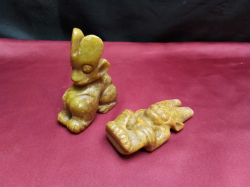 2 Chinese hongshan kultur jade statue.